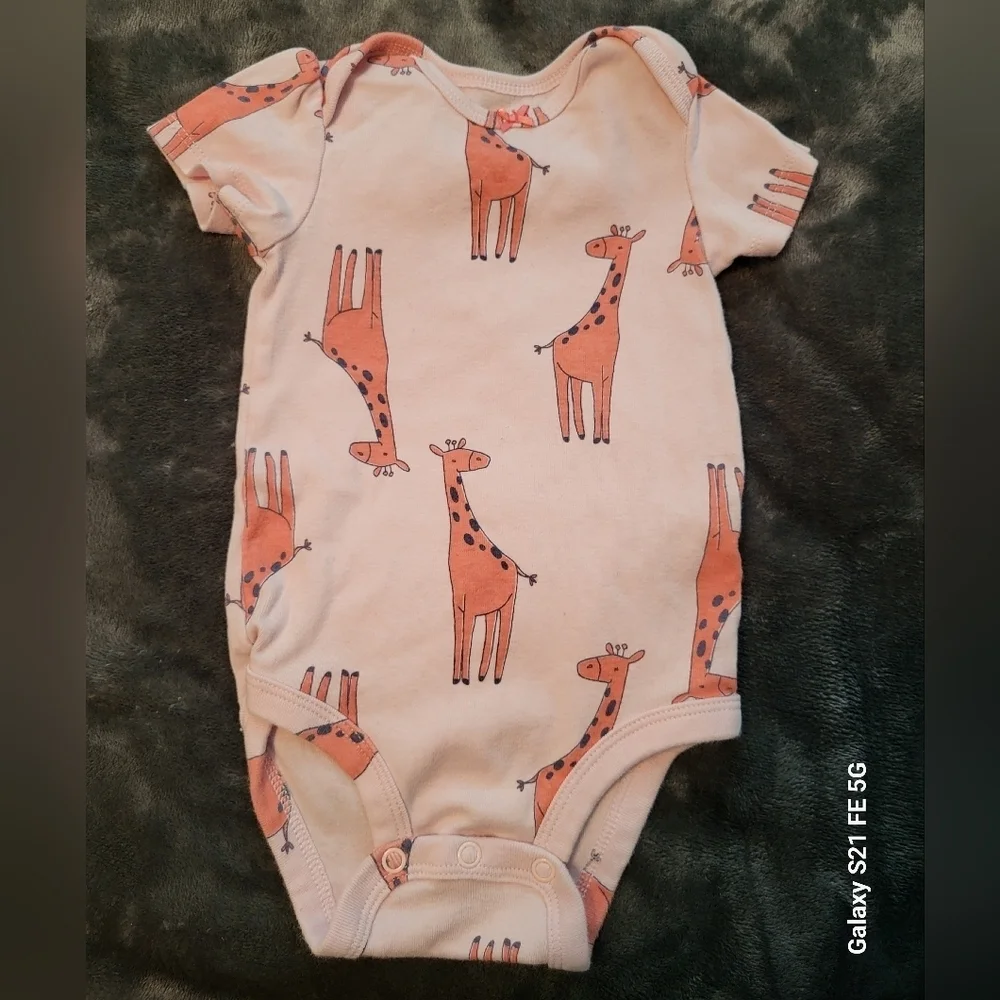 🩷 3/$15 Girls (12M) 4-Piece Baby Onesies Set 2 Long Sleeve, 2 short Sleeve, EUC